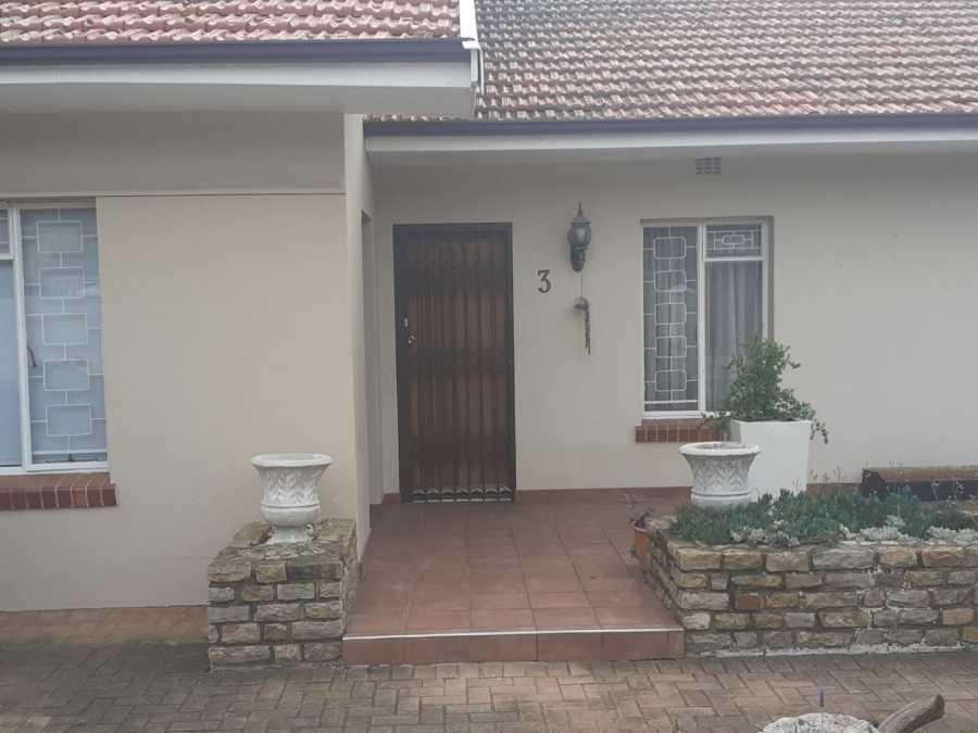 5 Bedroom Property for Sale in Despatch Central Eastern Cape